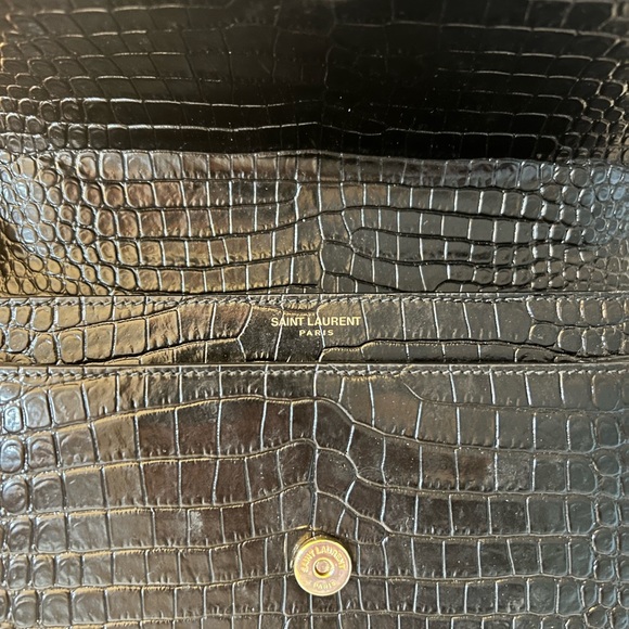 SUNSET MEDIUM CHAIN BAG IN CROCODILE-EMBOSSED SHINY LEATHER - Picture 6 of 8